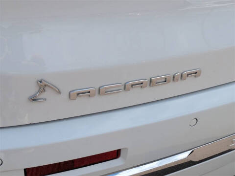 2023 GMC Acadia Denali