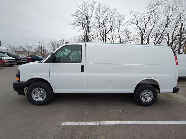 2025 Chevrolet Express 2500