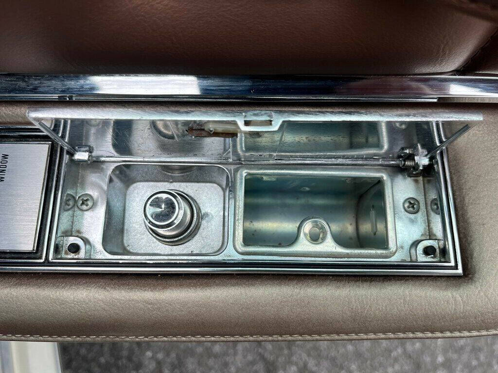 1976 Lincoln Continental 49