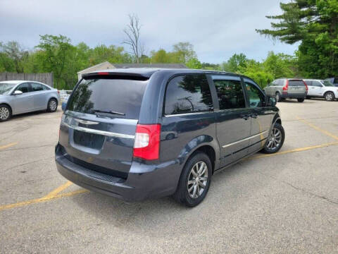 2014 Chrysler Town and Country S