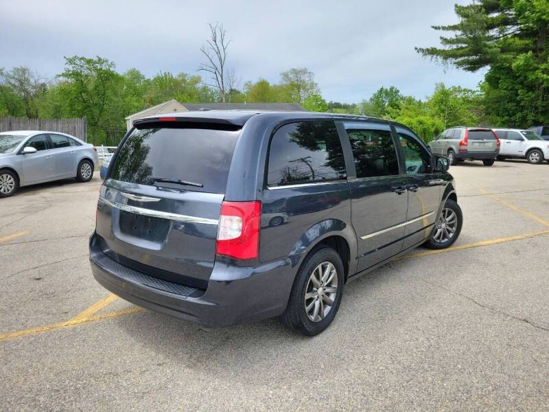 2014 Chrysler Town and Country S