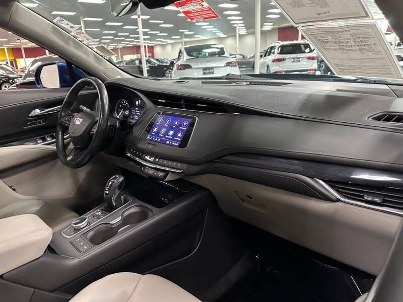 2019 Cadillac XT4 Premium Luxury