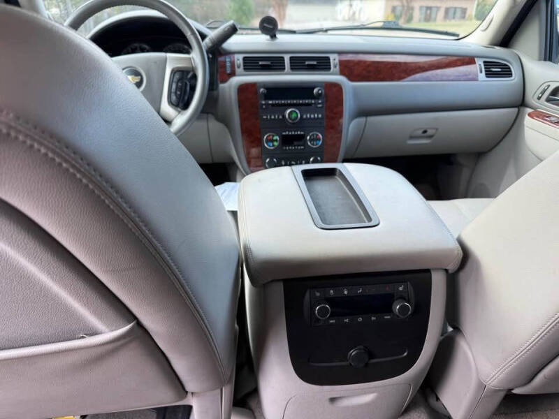 2012 Chevrolet Suburban LT