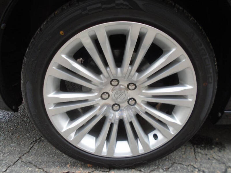 2013 Chrysler 300 C John Varvatos Luxury Edition