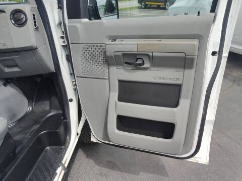 2013 Ford E-Series E-350 SD XL