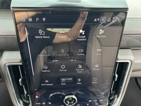 2025 GMC Yukon Elevation