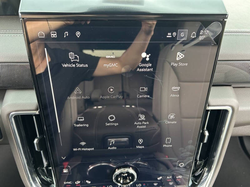 2025 GMC Yukon Elevation