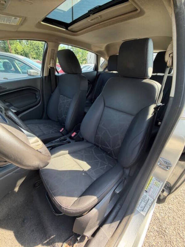 2011 Ford Fiesta SES