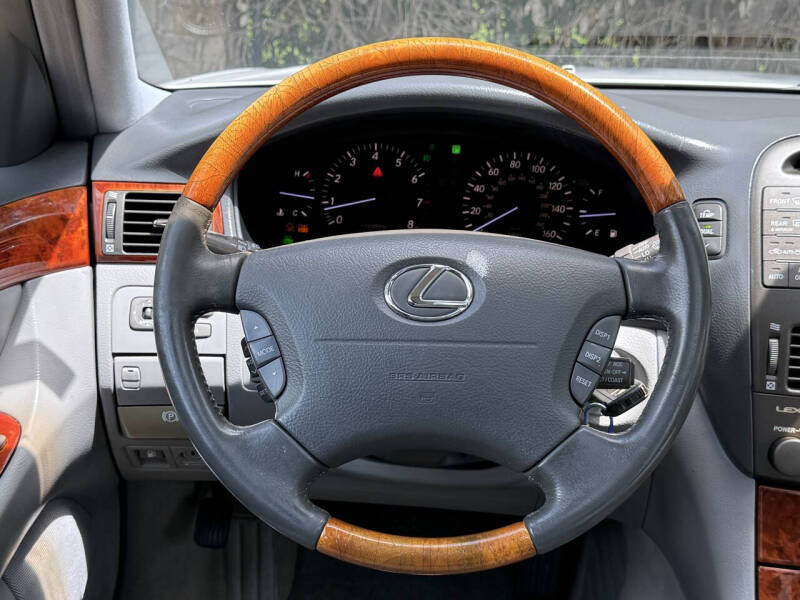 2004 Lexus LS 430