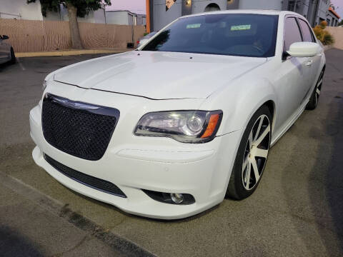 2013 Chrysler 300 SRT8