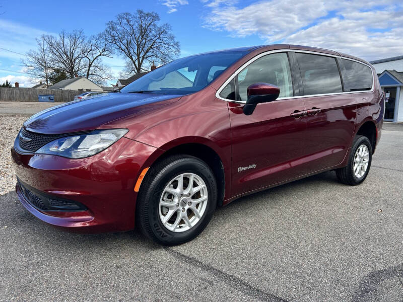 2022 Chrysler Voyager LX