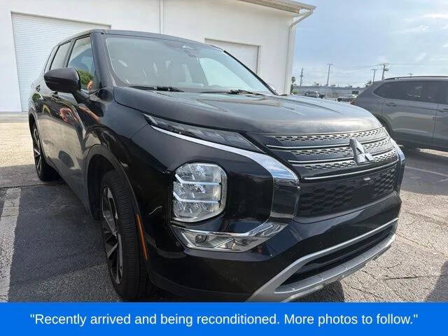 2023 Mitsubishi Outlander SE