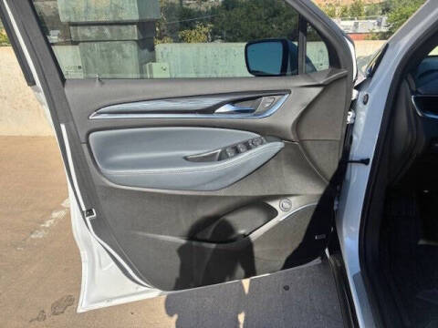 2022 Buick Enclave Essence