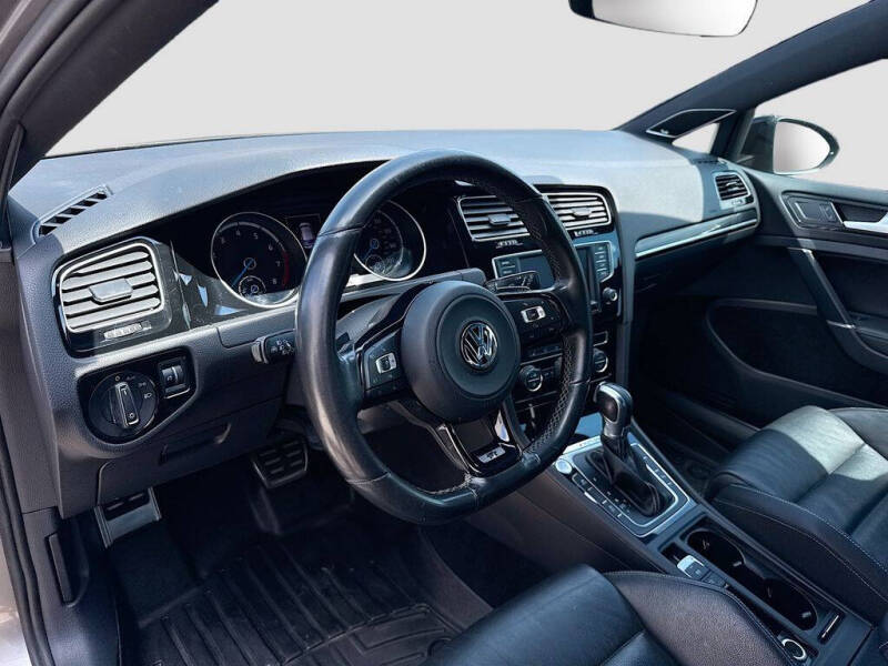 2017 Volkswagen Golf R 4Motion