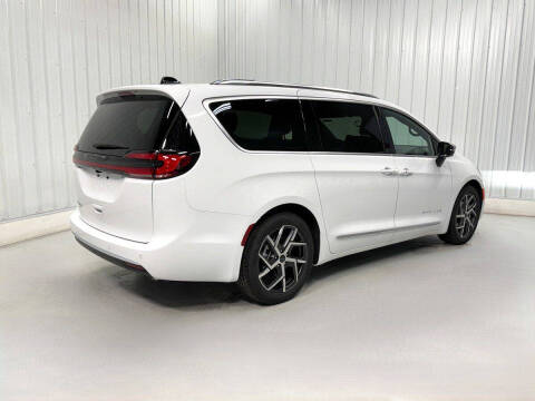 2027 Chrysler Pacifica Pinnacle