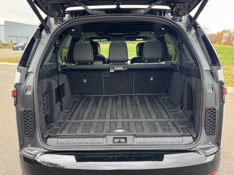 2023 Land Rover Discovery P300 S R-Dynamic