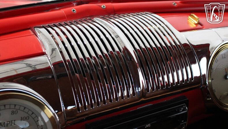 1948 Ford Deluxe