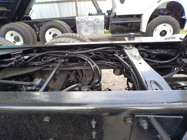2015 Freightliner M2 106