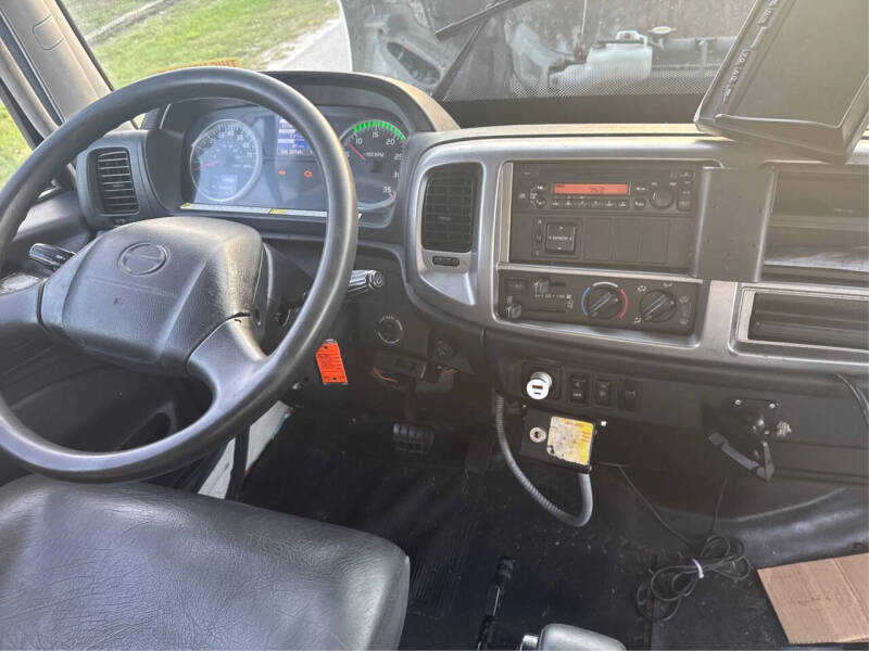 2013 Hino 268