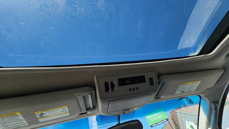 2005 Nissan Armada LE