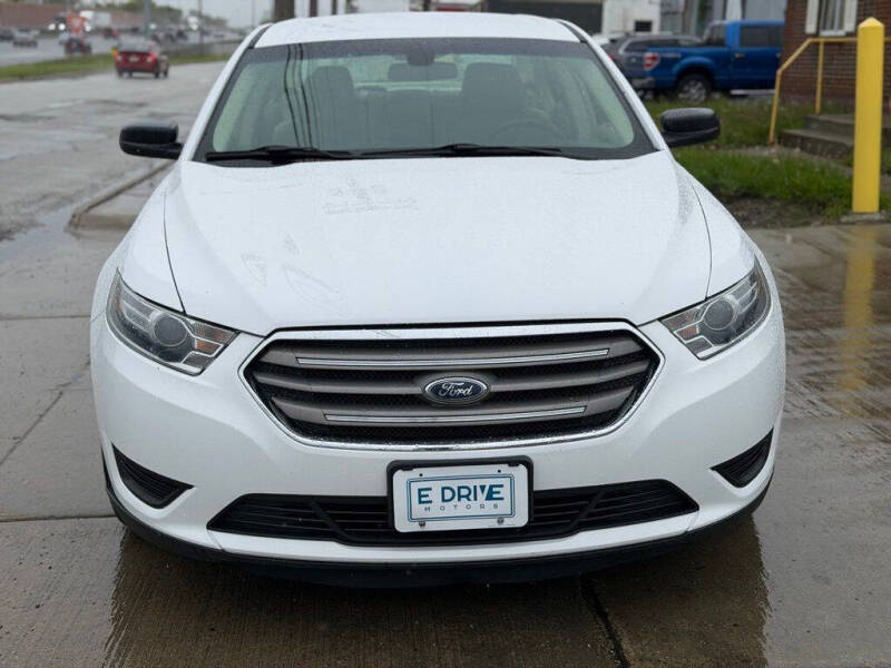 2017 Ford Taurus SE