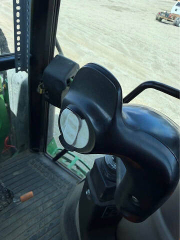 2015 John Deere 6135e