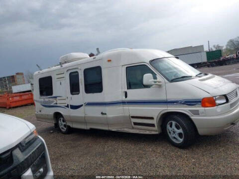 2004 Winnebago Rialta 22HD