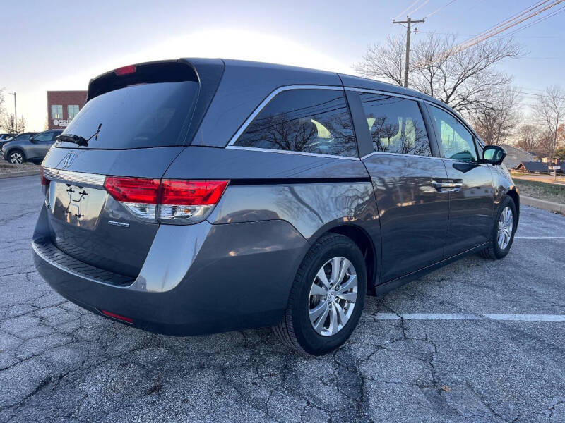 2016 Honda Odyssey SE photo 5