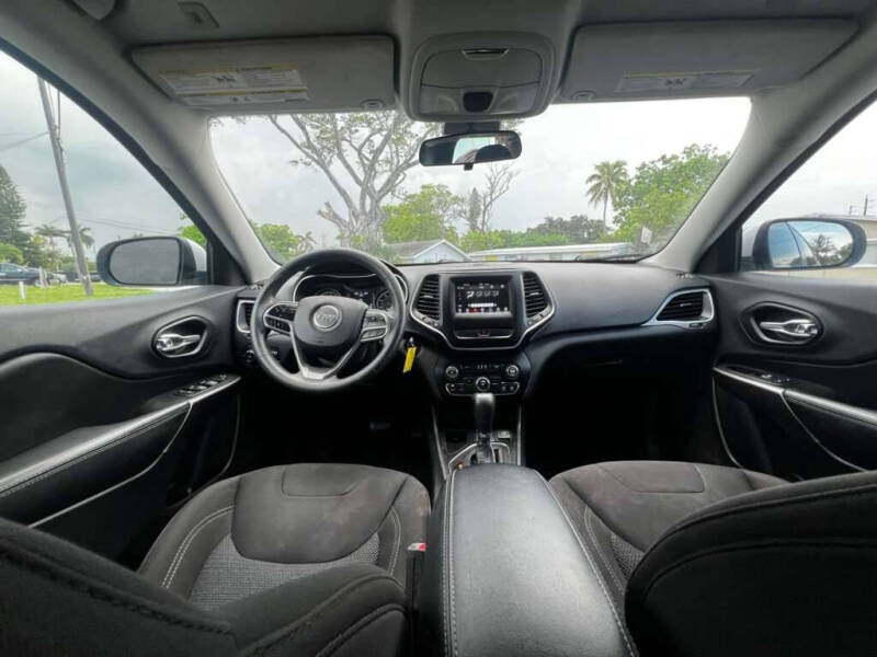 2019 Jeep Cherokee Latitude