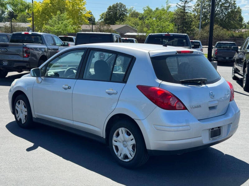 2011 Nissan Versa 1.8 S
