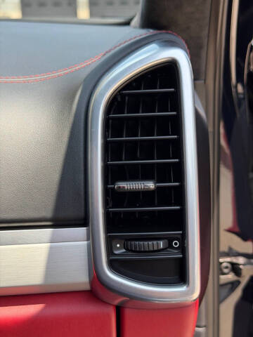 2016 Porsche Cayenne GTS