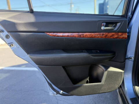 2012 Subaru Outback 2.5i Limited