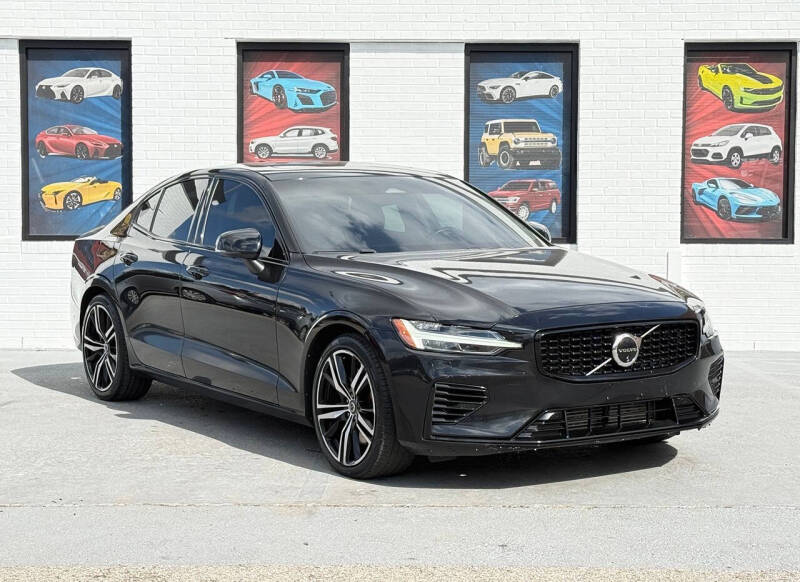 2024 Volvo S60 Recharge T8 Plus Dark Theme