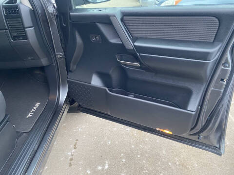 2010 Nissan Titan SE