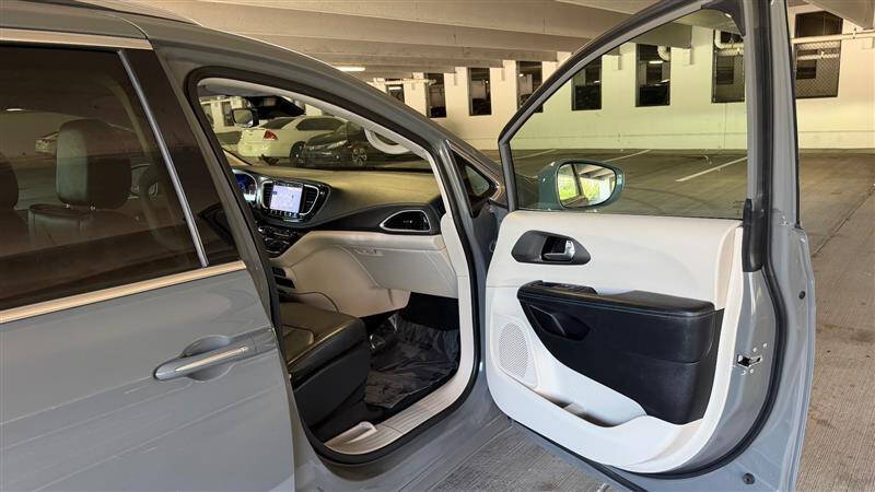 2021 Chrysler Pacifica Touring L