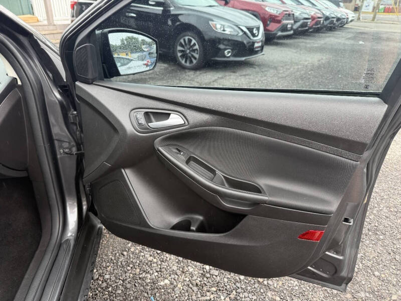 2017 Ford Focus SE