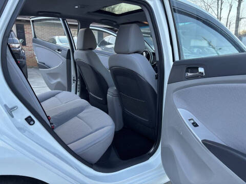 2013 Hyundai Accent SE