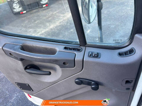 2020 Freightliner M2 106