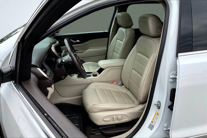 2017 GMC Acadia Denali