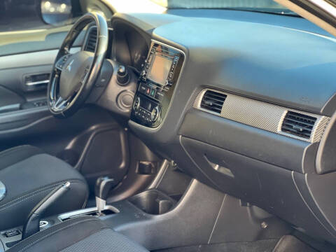 2016 Mitsubishi Outlander SE