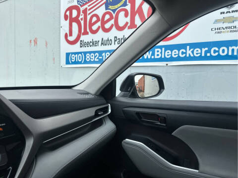 2023 Toyota Highlander LE