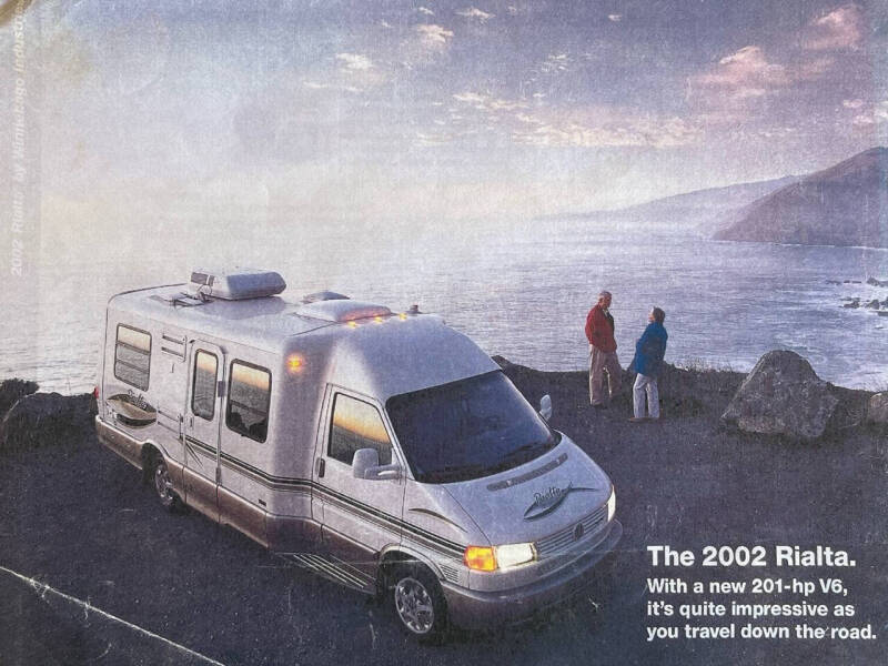 2004 Winnebago Rialta 22HD
