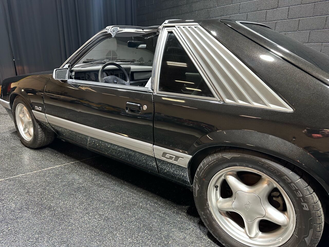 1985 Ford Mustang 25