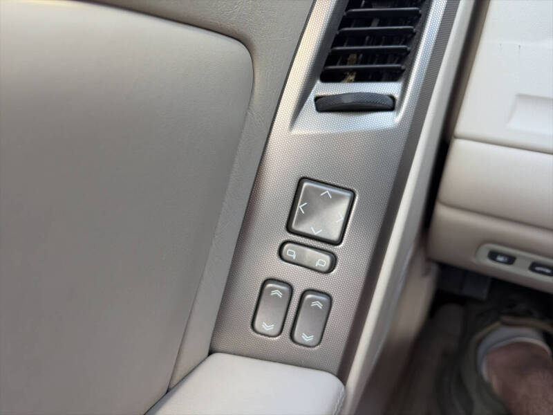 2005 Cadillac XLR