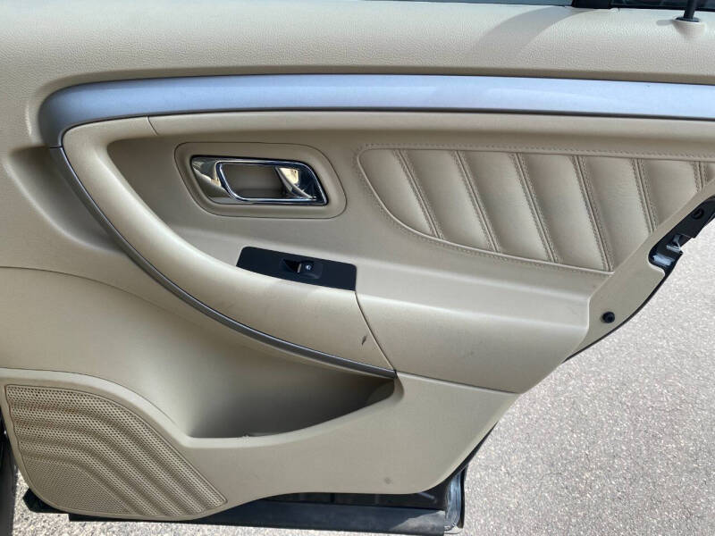 2015 Ford Taurus SE