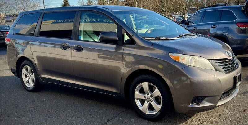2011 Toyota Sienna Base 7-Passenger