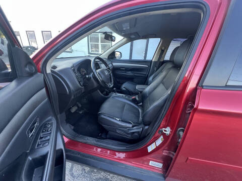 2015 Mitsubishi Outlander SE