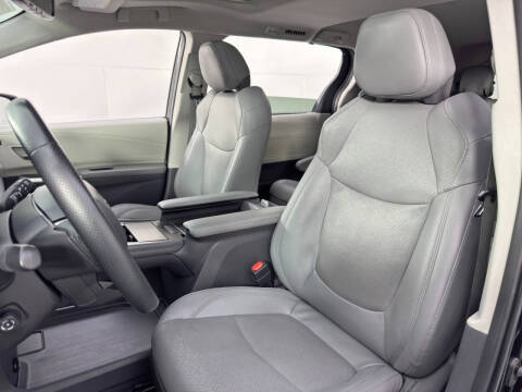 2022 Toyota Sienna Limited 7-Passenger