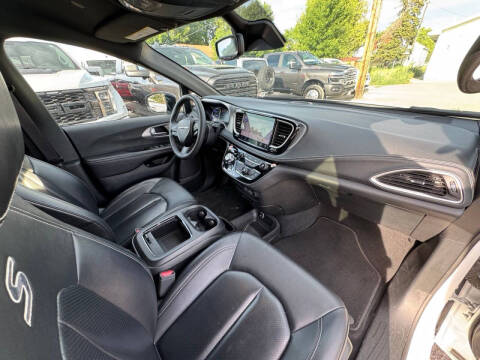 2024 Chrysler Pacifica Plug-In Hybrid