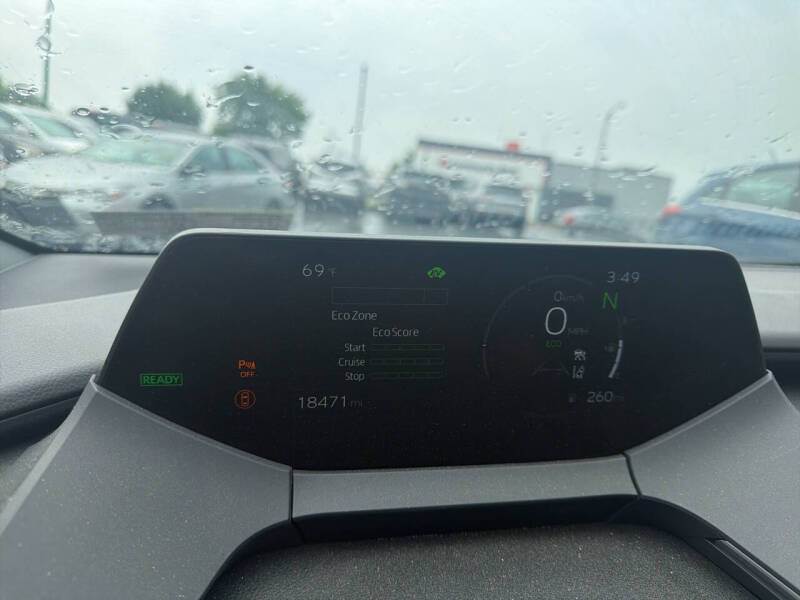 2024 Toyota Prius LE